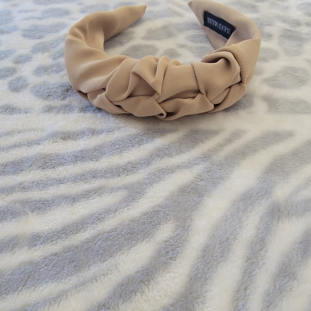 Hand made Beige color head band new super comfy